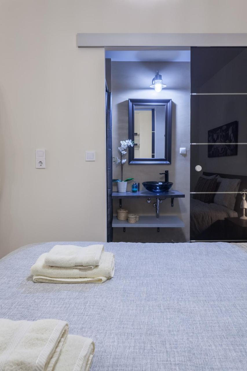 Апартаменты A Gift In The Heart Of Monastiraki A Афины Экстерьер фото